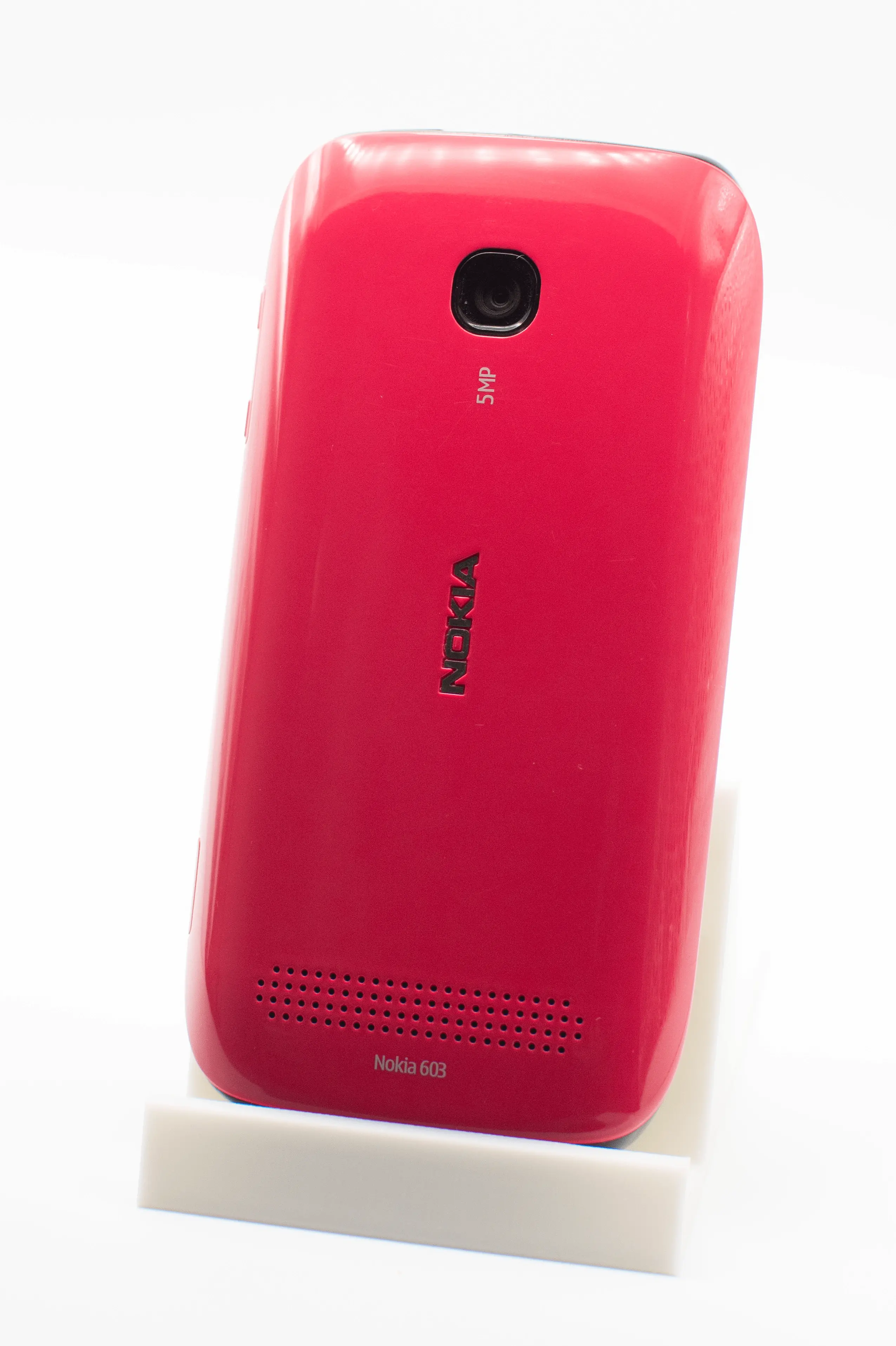 Nokia 603 — фото 2