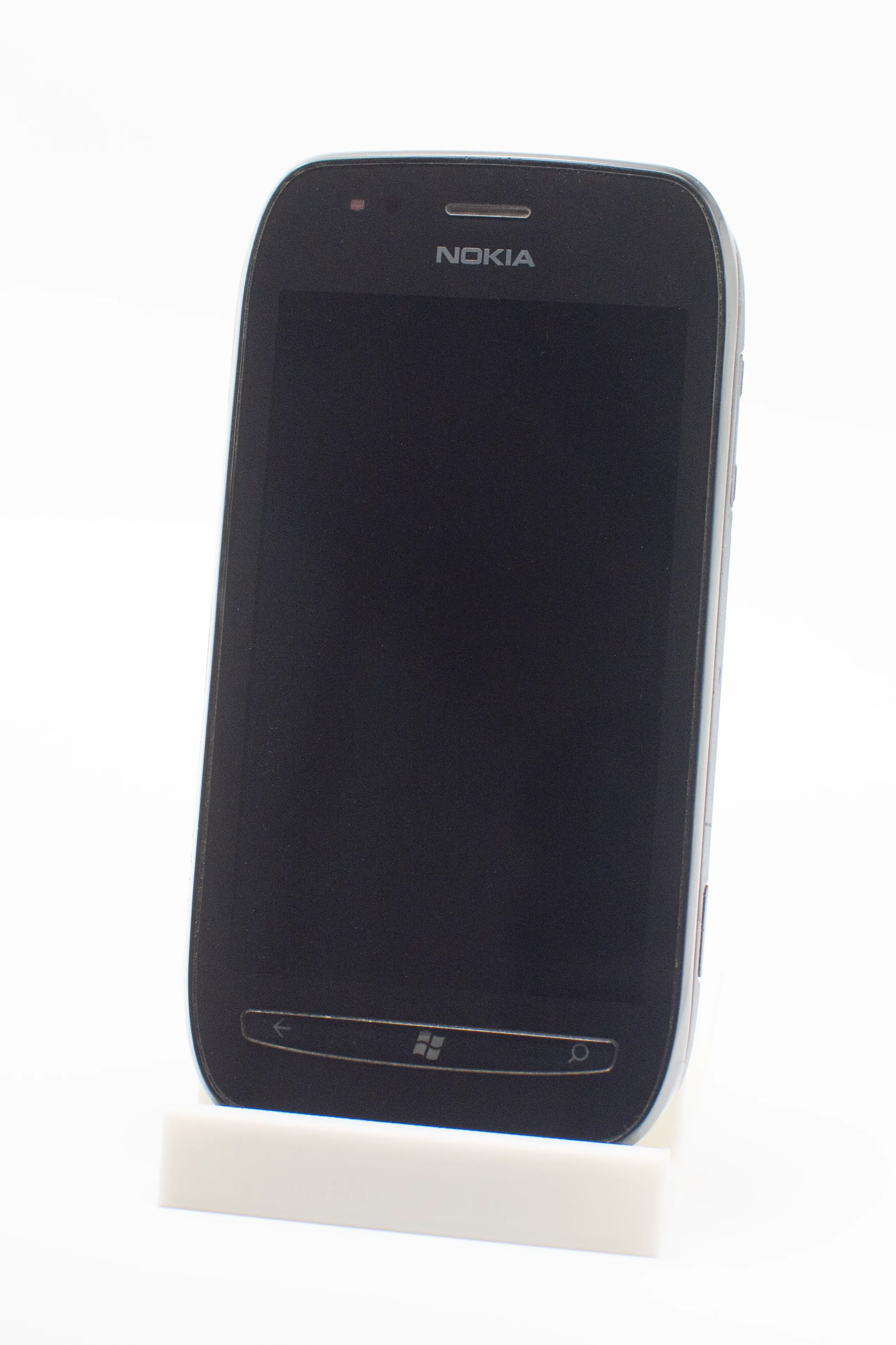 Nokia Lumia 710 — фото 1